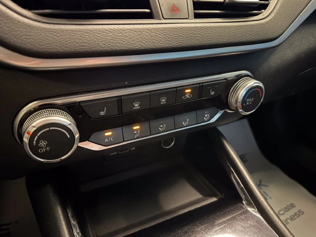 Nissan Altima photo 15