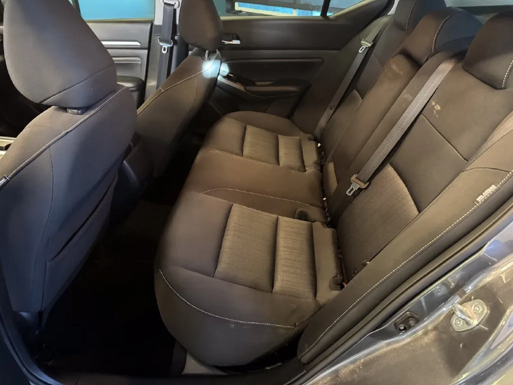 Nissan Altima photo 21
