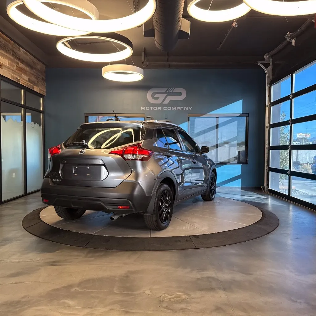 Nissan Kicks photo 3