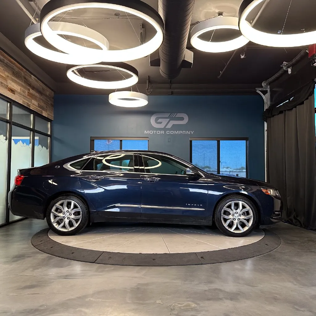 Chevrolet Impala photo 2
