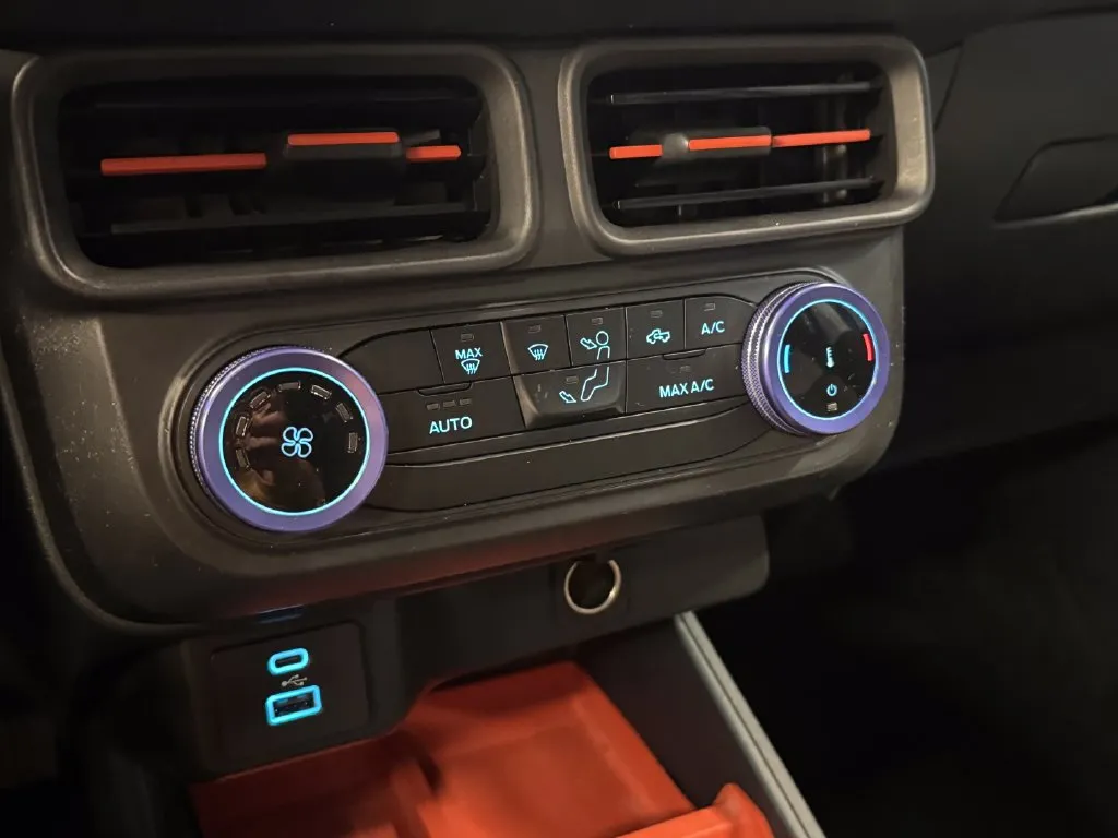 Ford Maverick photo 15
