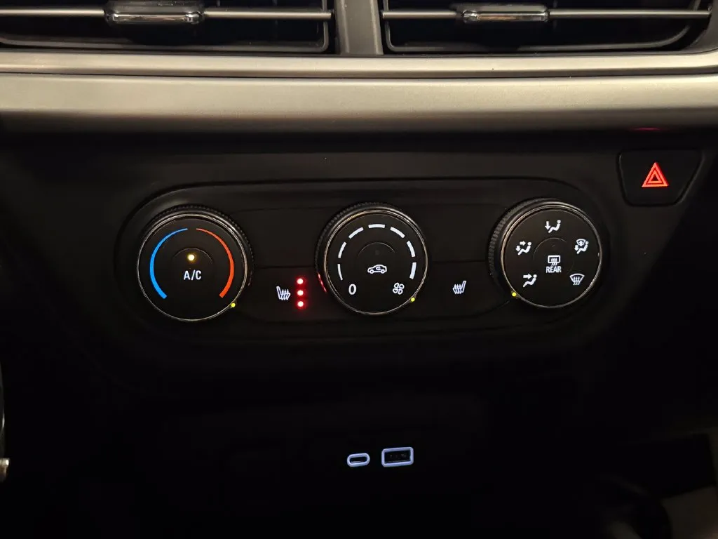 Chevrolet Trax photo 14