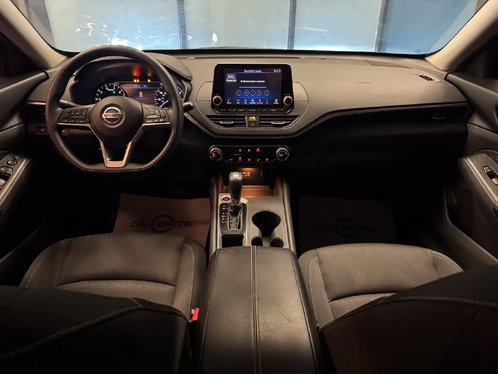 Nissan Altima photo 9