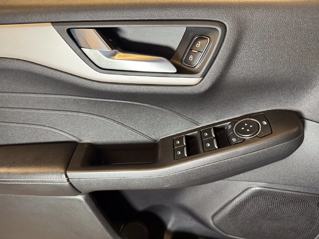 Ford Escape photo 19