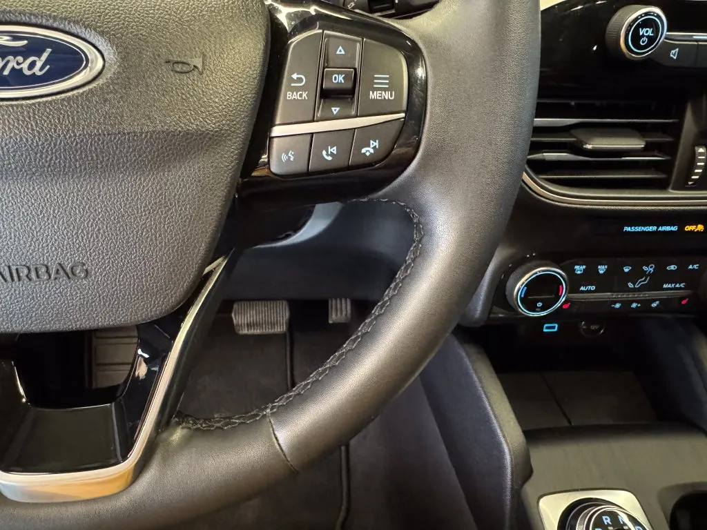 Ford Escape photo 12