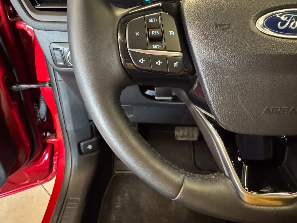 Ford Escape photo 11