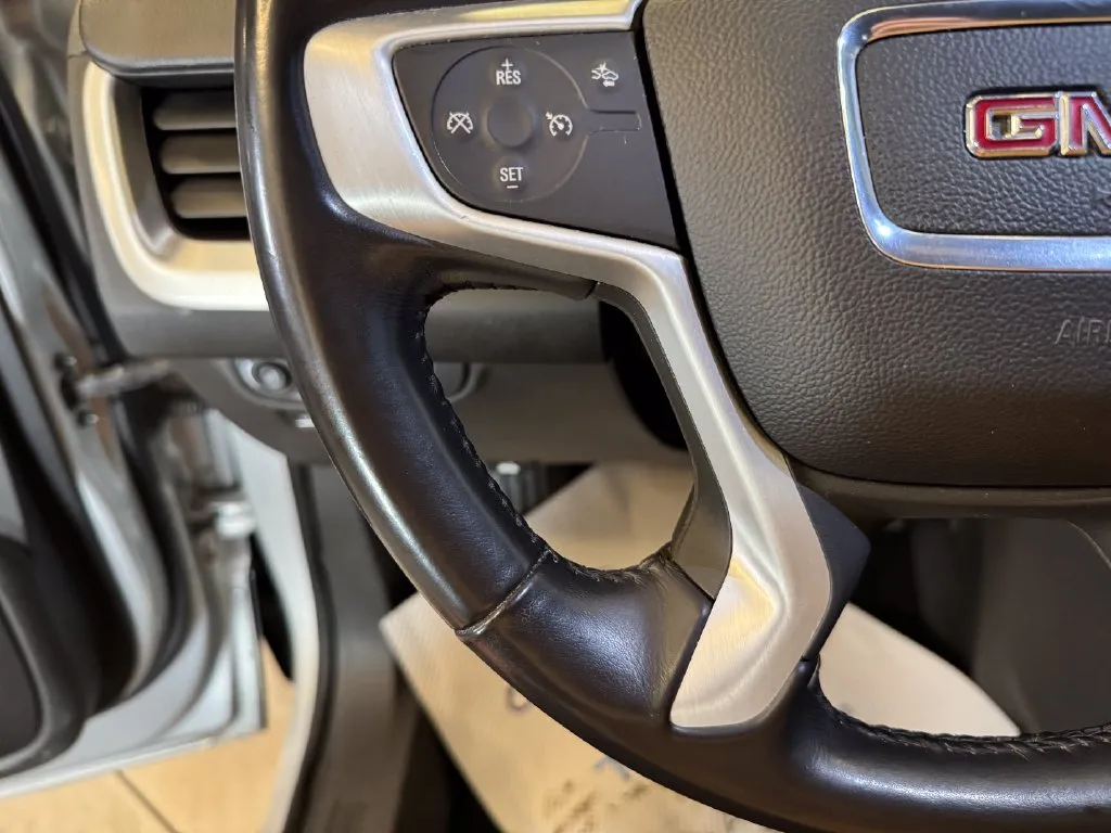GMC Terrain photo 11