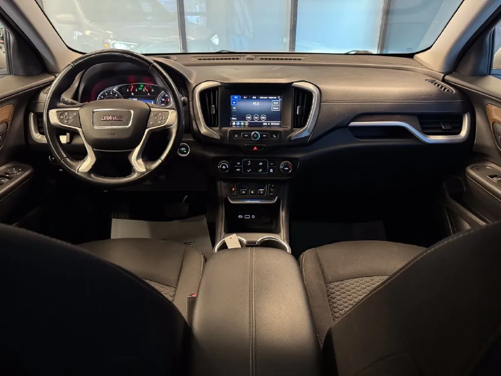 GMC Terrain photo 9