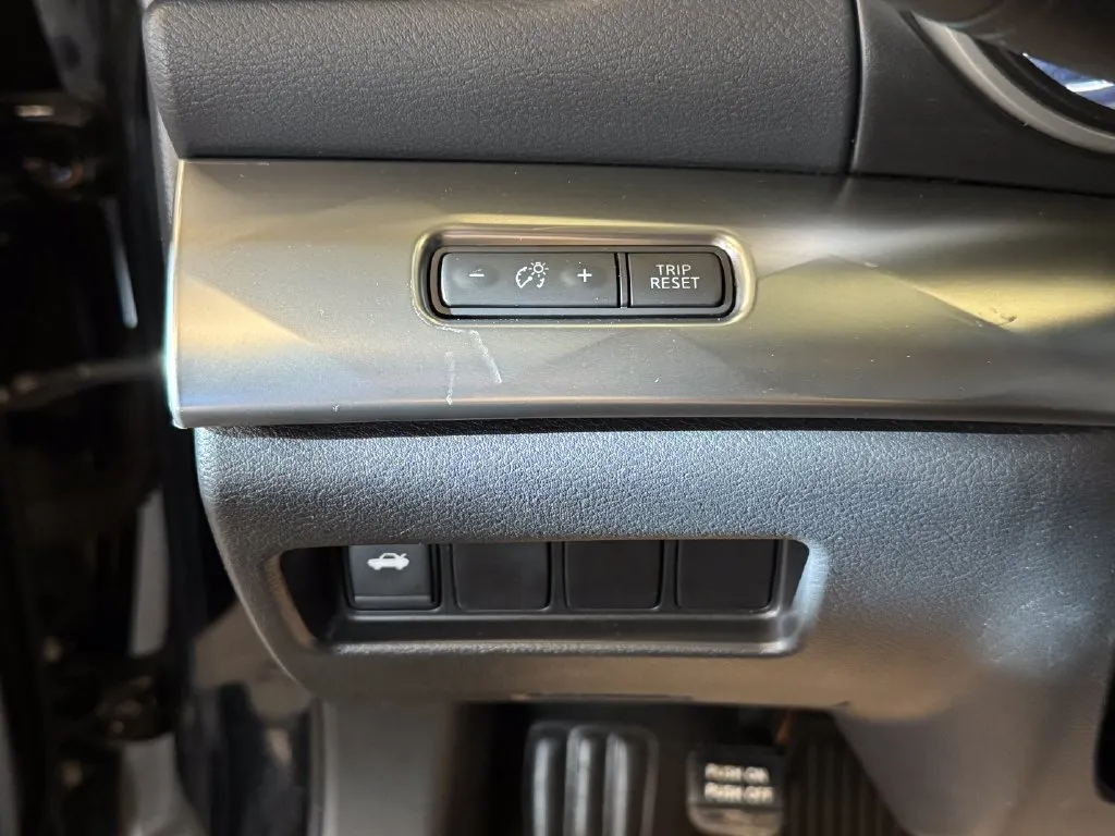 Nissan Maxima photo 18