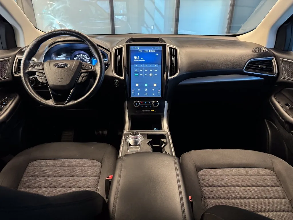 Ford Edge photo 9