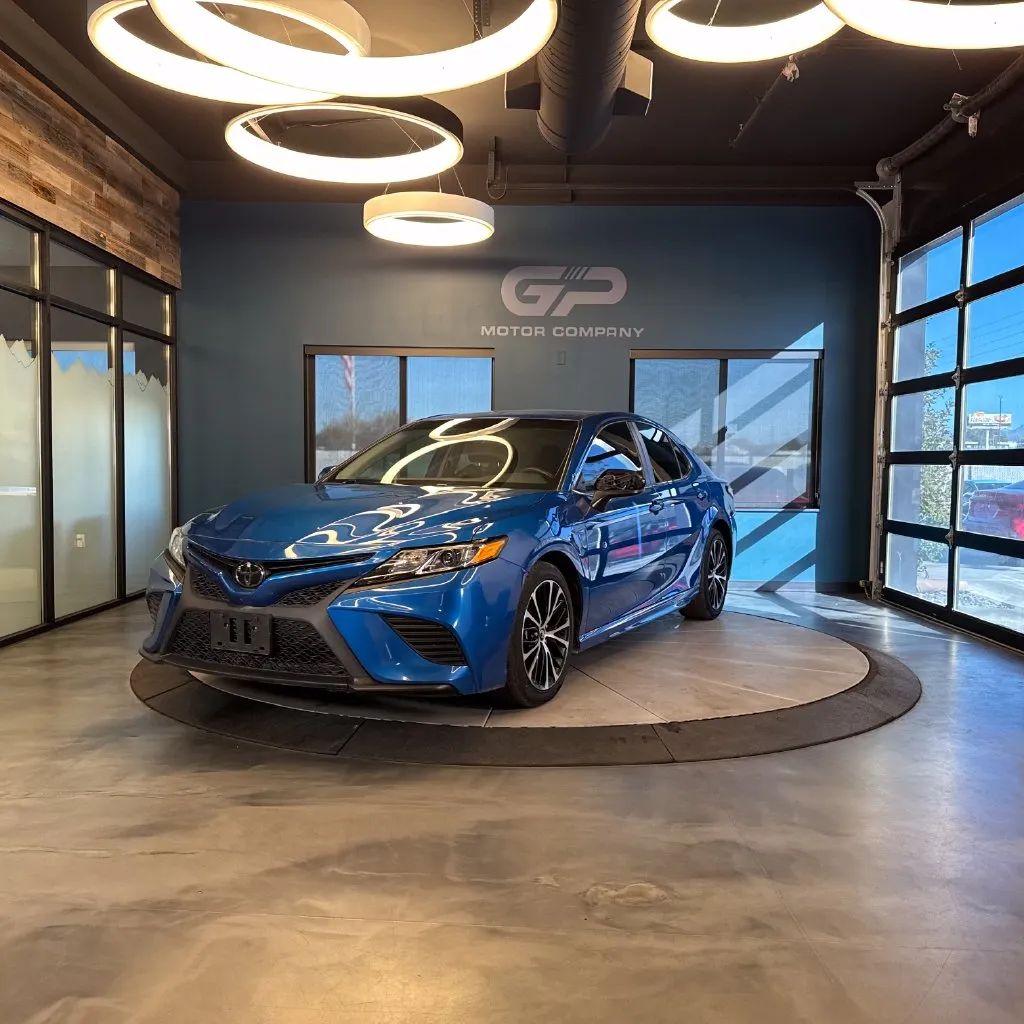 Toyota Camry photo 7
