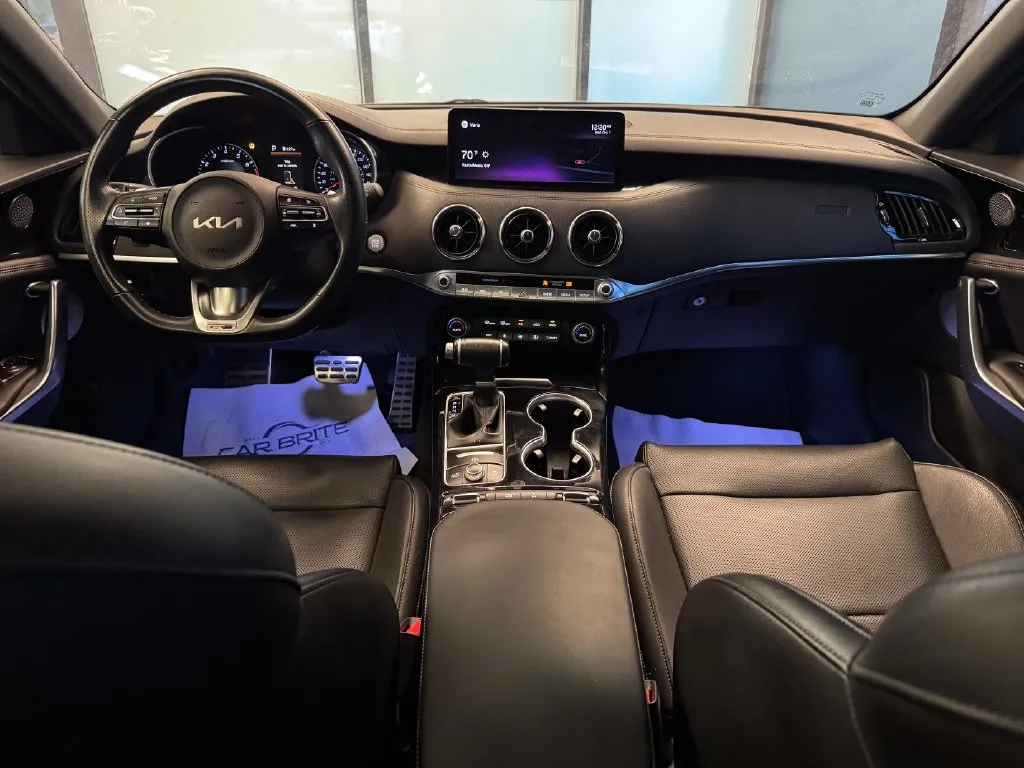 Kia Stinger photo 9