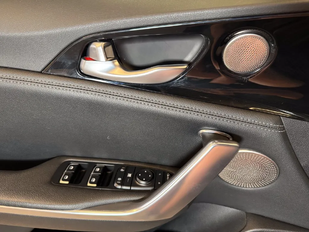 Kia Stinger photo 19