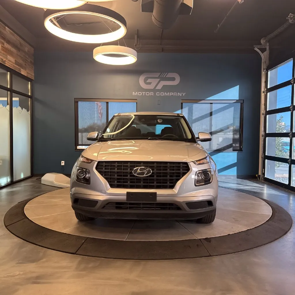 Hyundai Venue photo 8