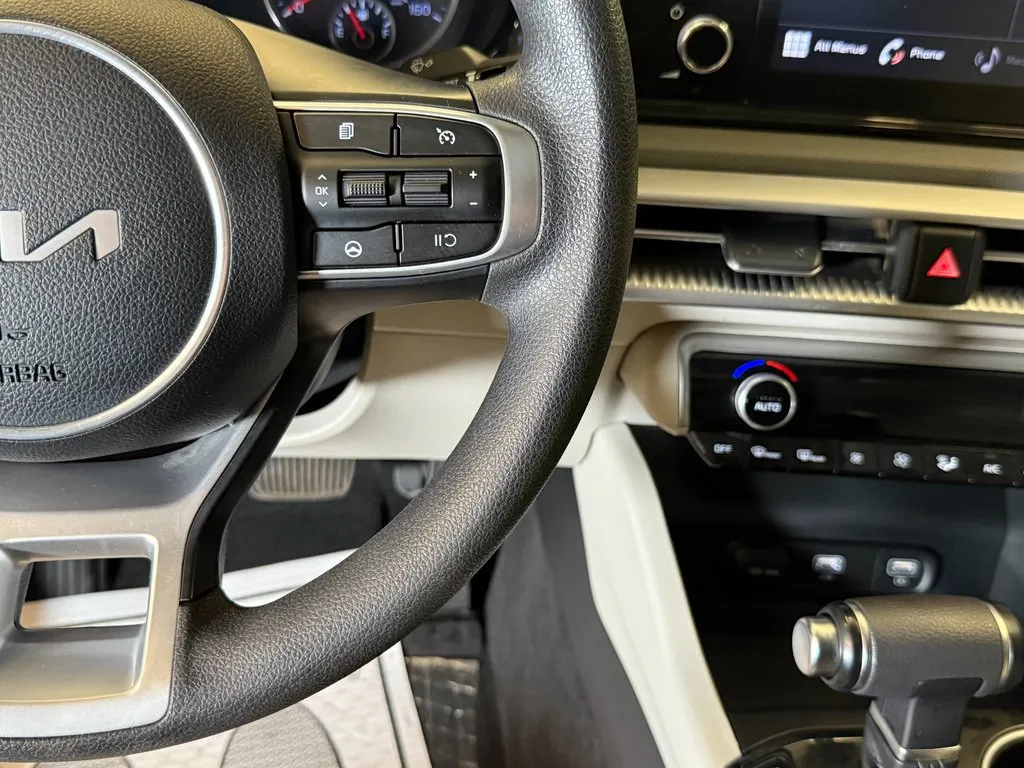 Kia K5 photo 11