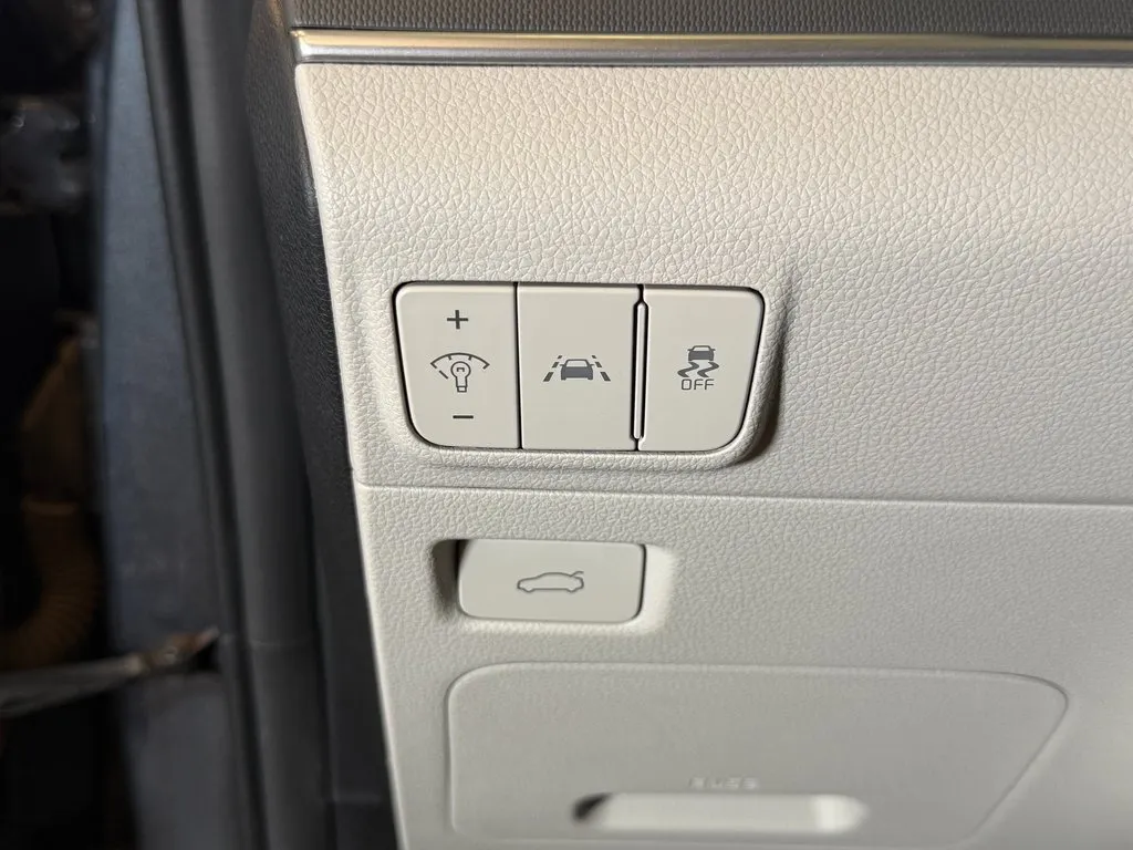 Kia K5 photo 17