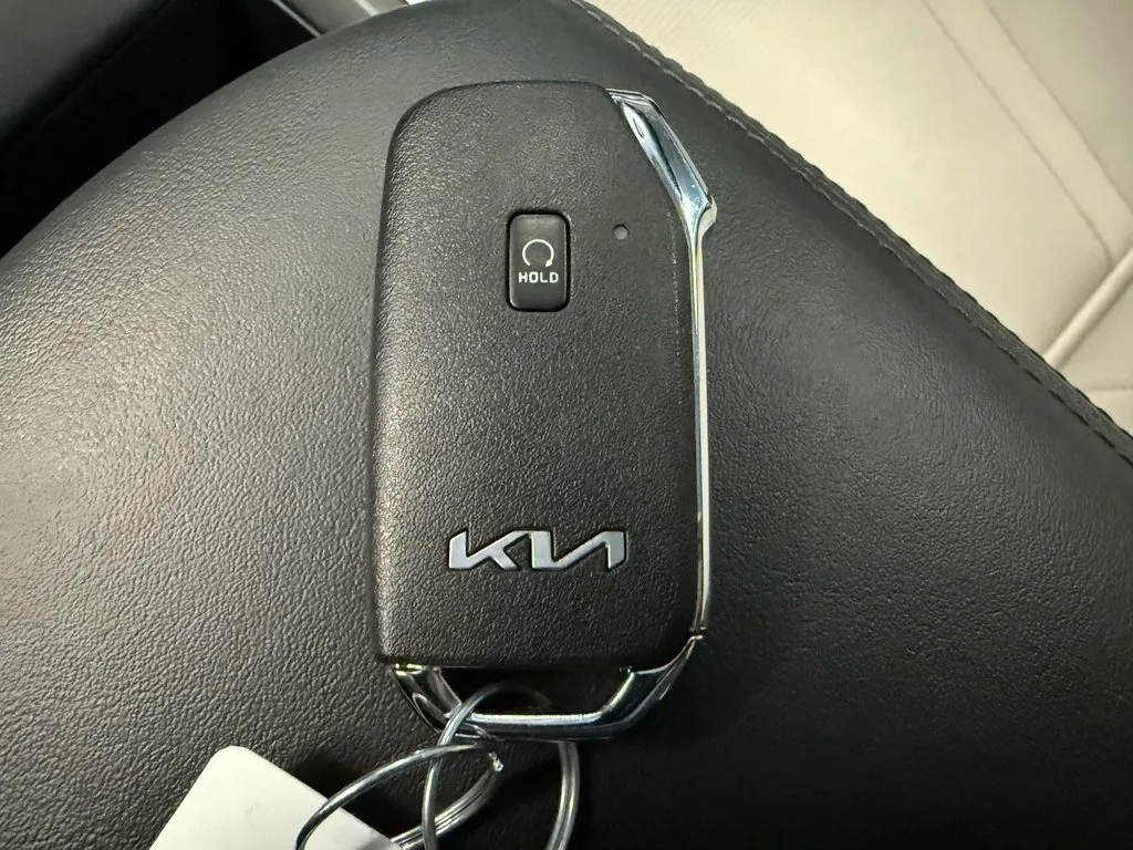 Kia K5 photo 16