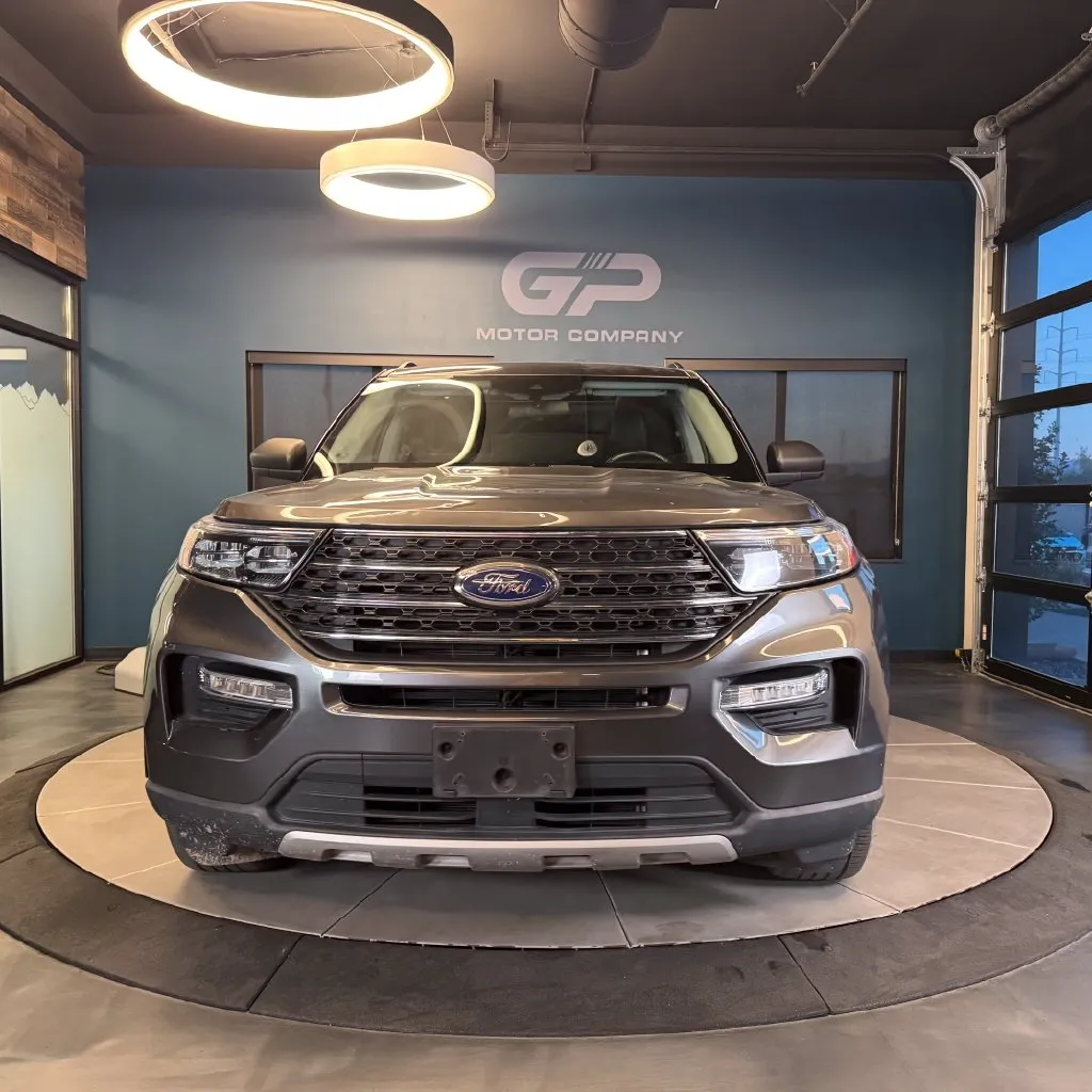 Ford Explorer photo 8