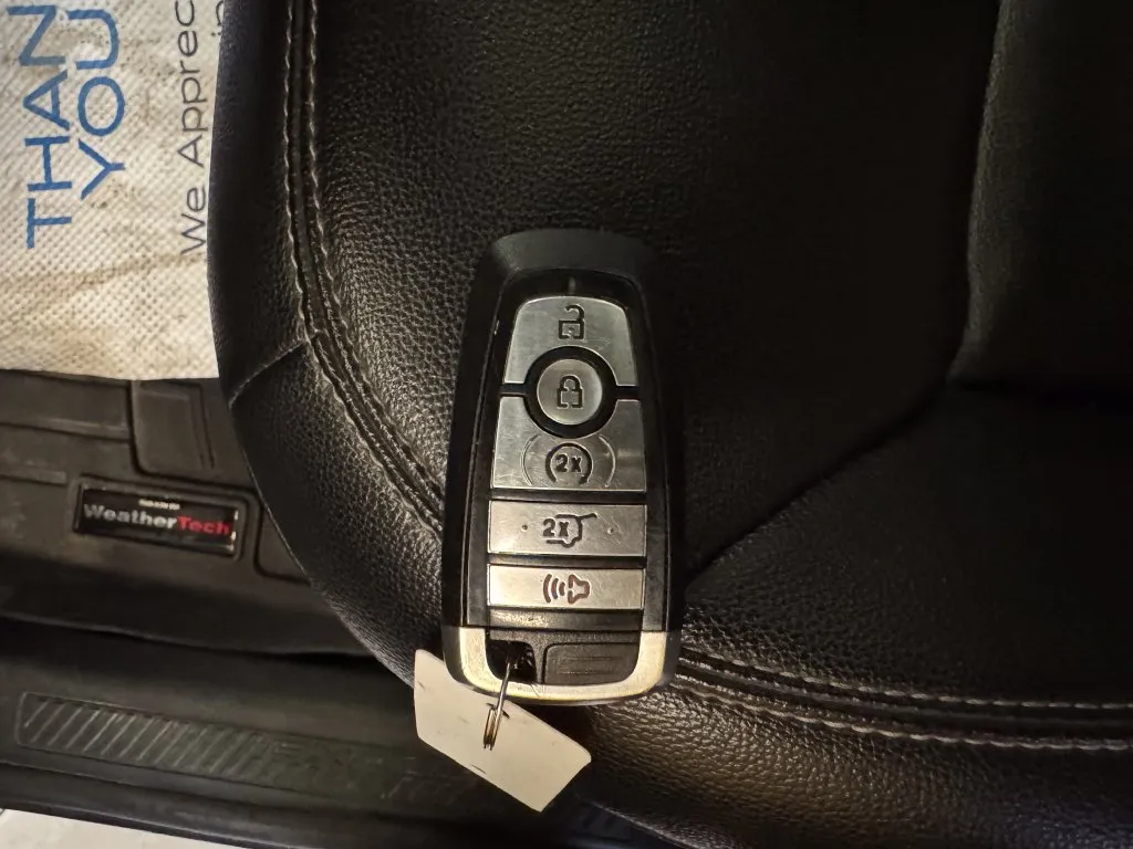 Ford Explorer photo 16