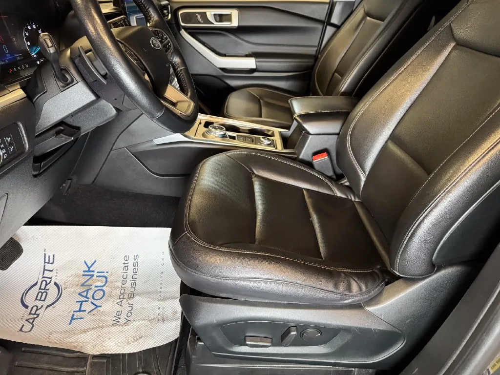 Ford Explorer photo 19