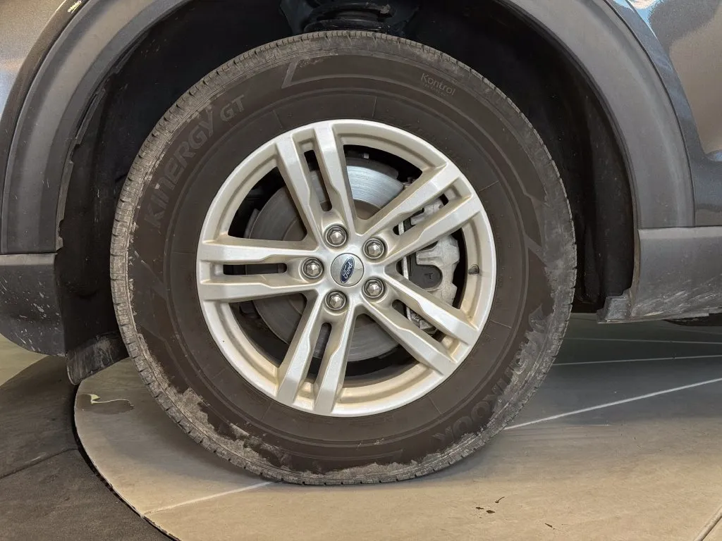 Ford Explorer photo 26
