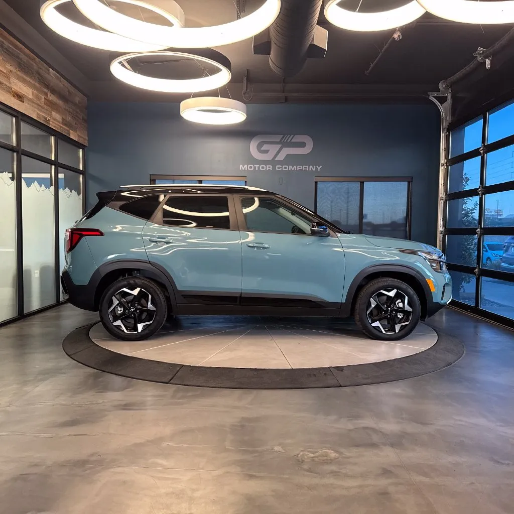 Kia Seltos photo 2