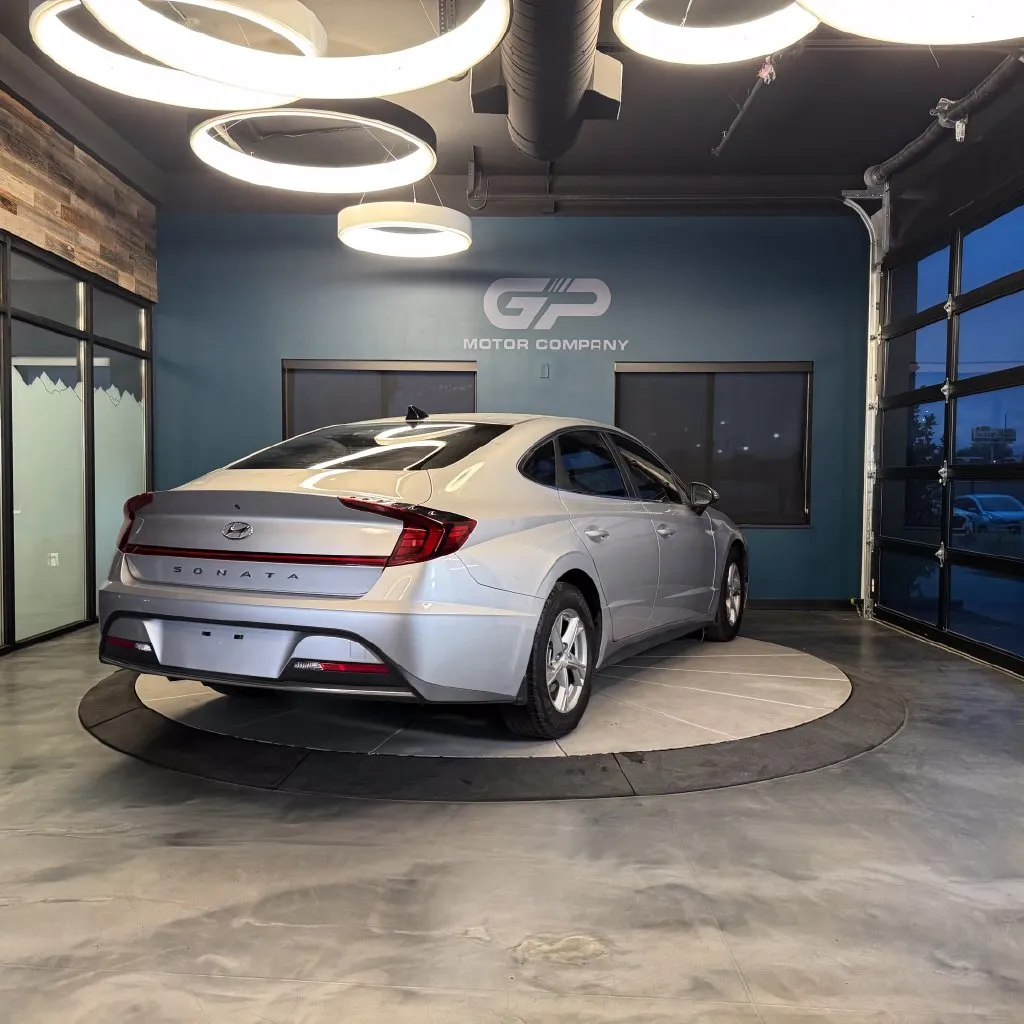 Hyundai Sonata photo 3