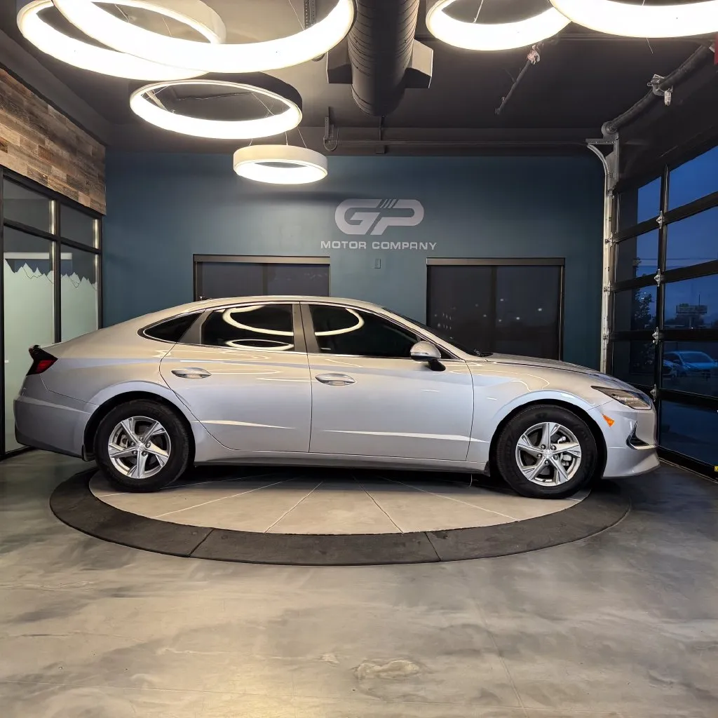 Hyundai Sonata photo 2
