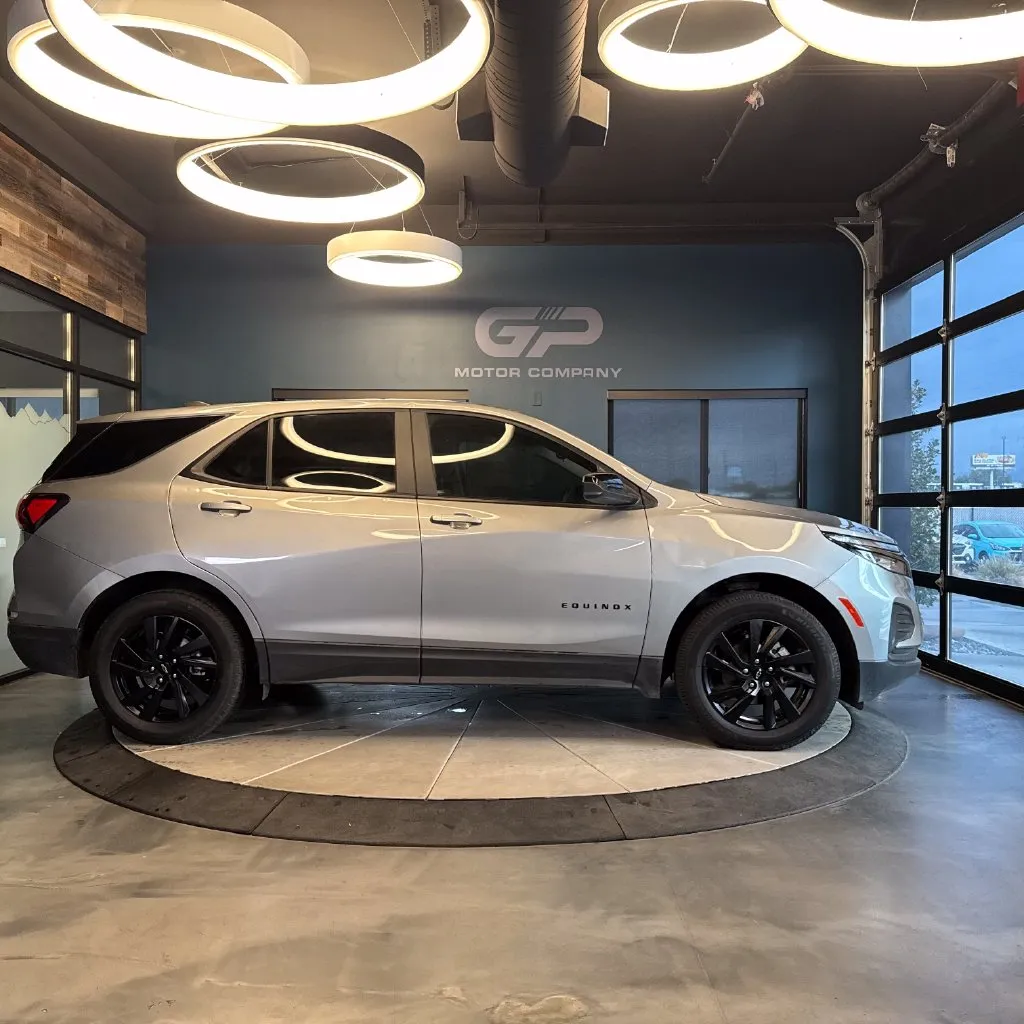 Chevrolet Equinox photo 2