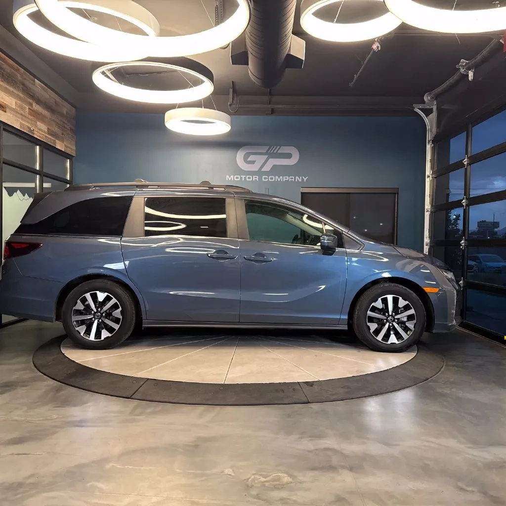 Honda Odyssey photo 2