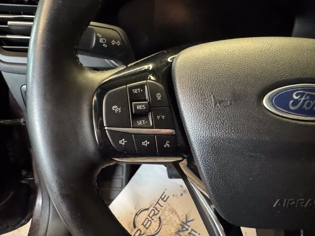 Ford Escape photo 11