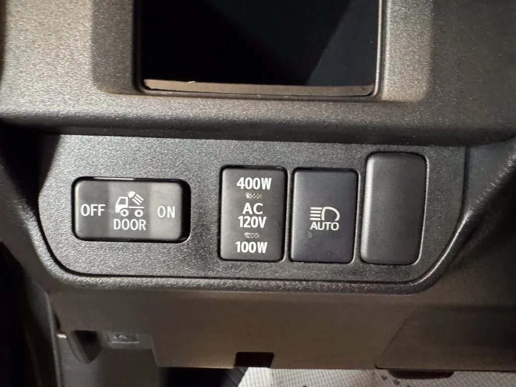 Toyota Tacoma photo 17