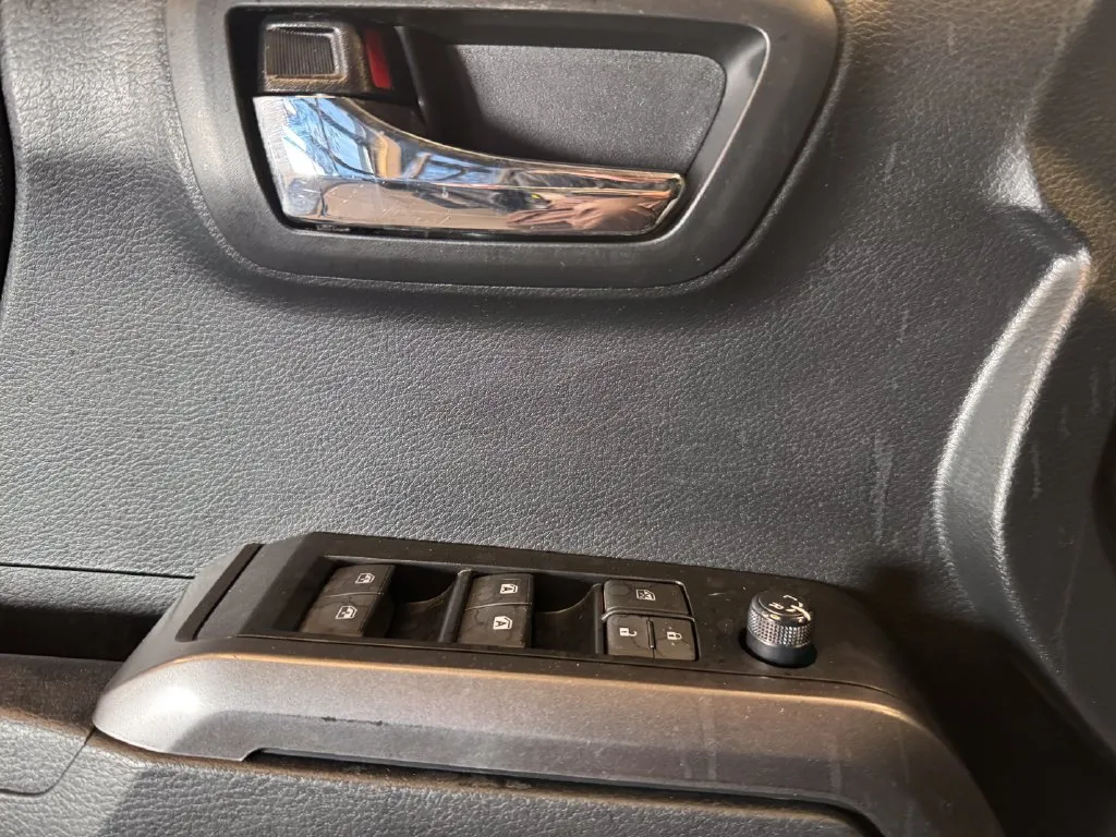 Toyota Tacoma photo 18