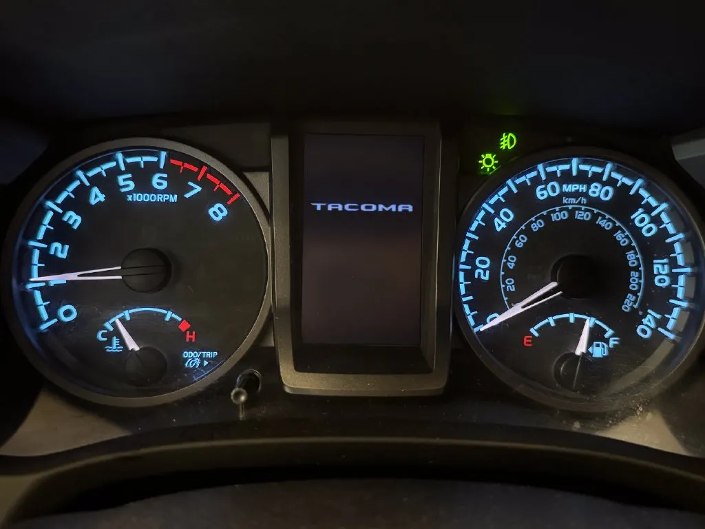 Toyota Tacoma photo 10