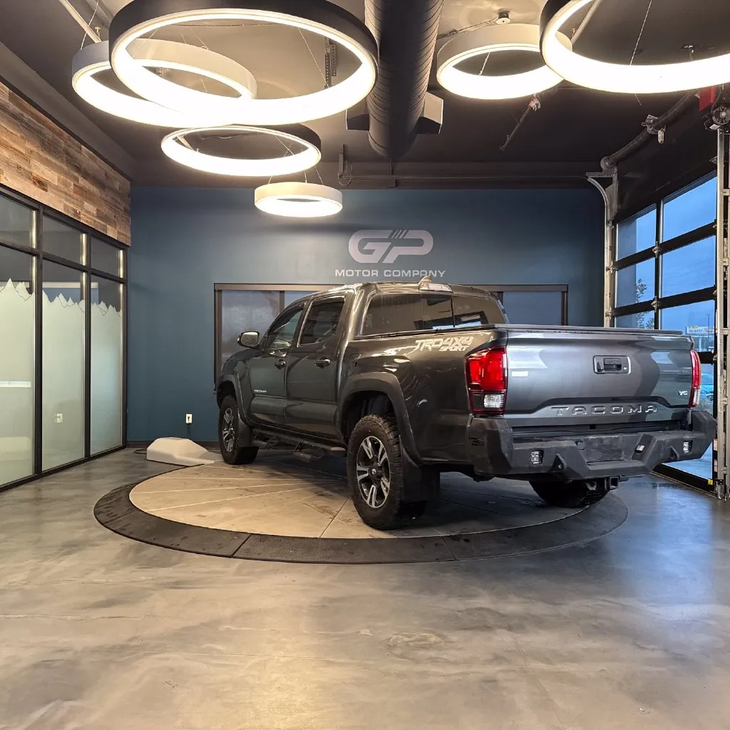 Toyota Tacoma photo 5
