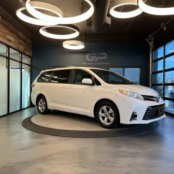 White 2019 Toyota Sienna LE for sale in Kaysville, UT