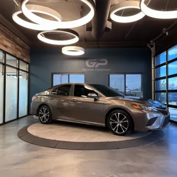 Gray 2018 Toyota Camry SE for sale in Kaysville, UT