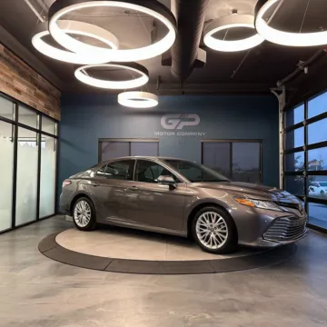 Gray 2018 Toyota Camry XLE for sale in Kaysville, UT