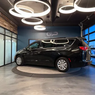 More photos of 2020 Chrysler Voyager L at GP Motor Company, UT