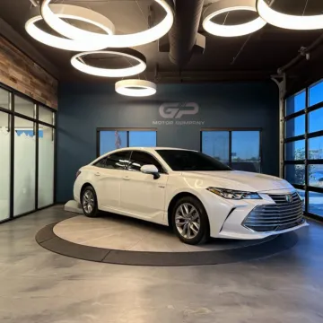 White 2021 Toyota Avalon Hybrid XLE Plus for sale in Kaysville, UT