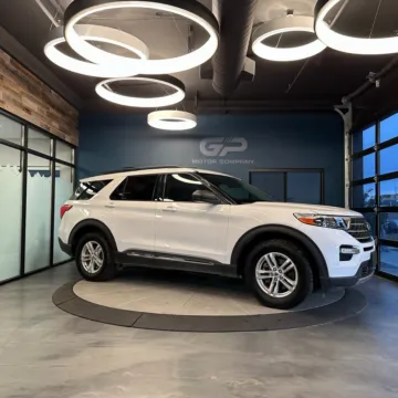 White 2023 Ford Explorer XLT for sale in Kaysville, UT