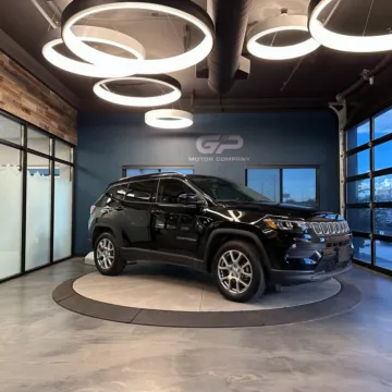 Black 2022 Jeep Compass Latitude Lux for sale in Kaysville, UT