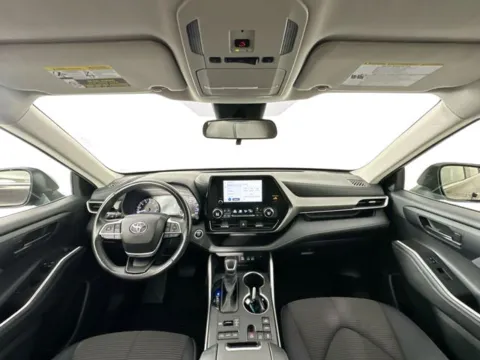 More photos of 2024 Toyota Highlander LE at AutoMax Preowned Framingham, MA