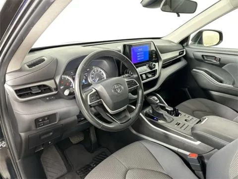 Another view of 2024 Toyota Highlander LE for sale in Framingham, MA at AutoMax Preowned Framingham