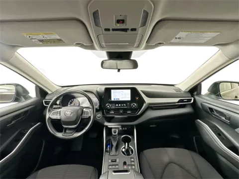More photos of 2024 Toyota Highlander LE at AutoMax Preowned Framingham, MA