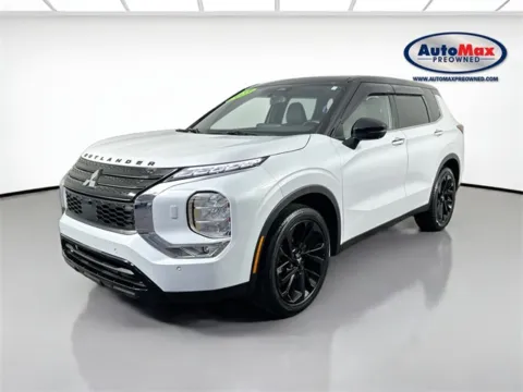 Another view of 2023 Mitsubishi Outlander SEL for sale in Framingham, MA at AutoMax Preowned Framingham