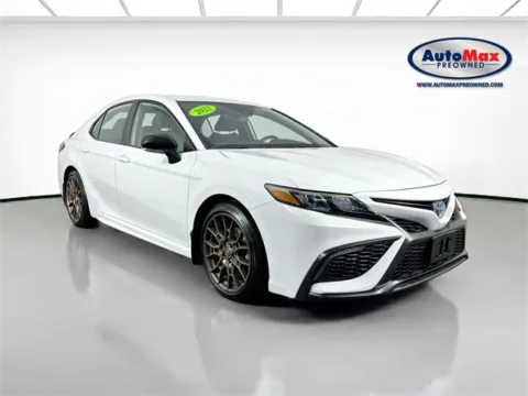 White 2023 Toyota Camry Hybrid SE for sale in Framingham, MA