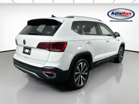 Photos of 2024 Volkswagen Taos 1.5T SE for sale in Framingham, MA at AutoMax Preowned Framingham