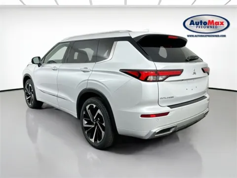 More photos of 2022 Mitsubishi Outlander SEL at AutoMax Preowned Framingham, MA