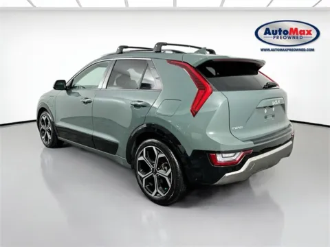 More photos of 2023 Kia Niro Plug-In Hybrid SX at AutoMax Preowned Framingham, MA